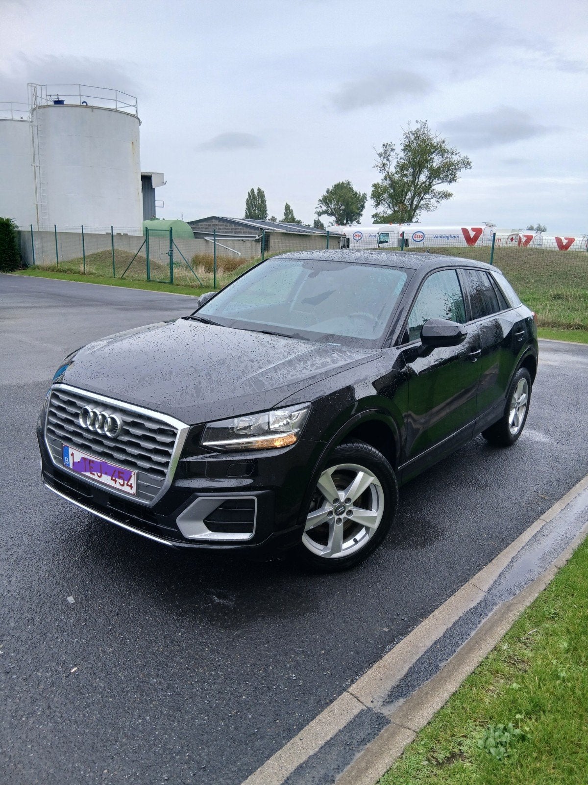AUDI Q2 1400CC AUTOMAAT BENZINE, Auto's, Automaat, Stof, 4 cilinders, Zwart