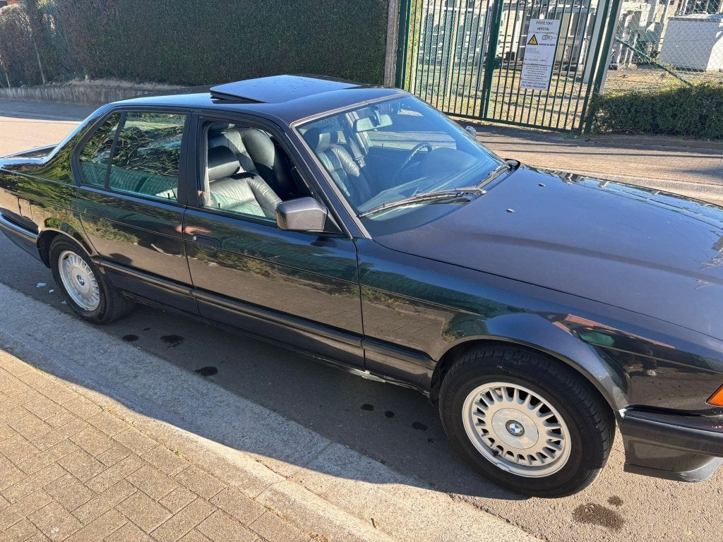 BMW E32 prête à immatriculer, Autos, BMW, Cuir, Achat, Noir, 5 portes