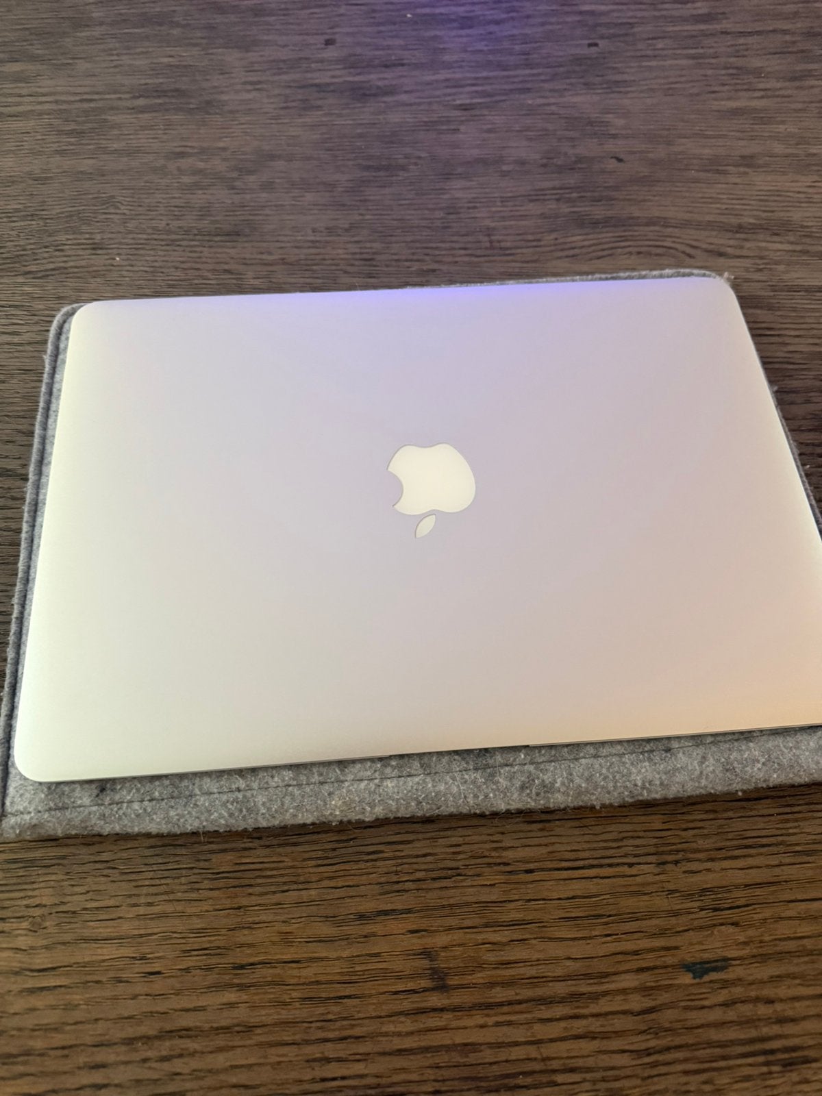 MacBook Air Apple 13 pouces + chargeur – Modèle  A1466, 13 pouces, Comme neuf, Azerty, Enlèvement