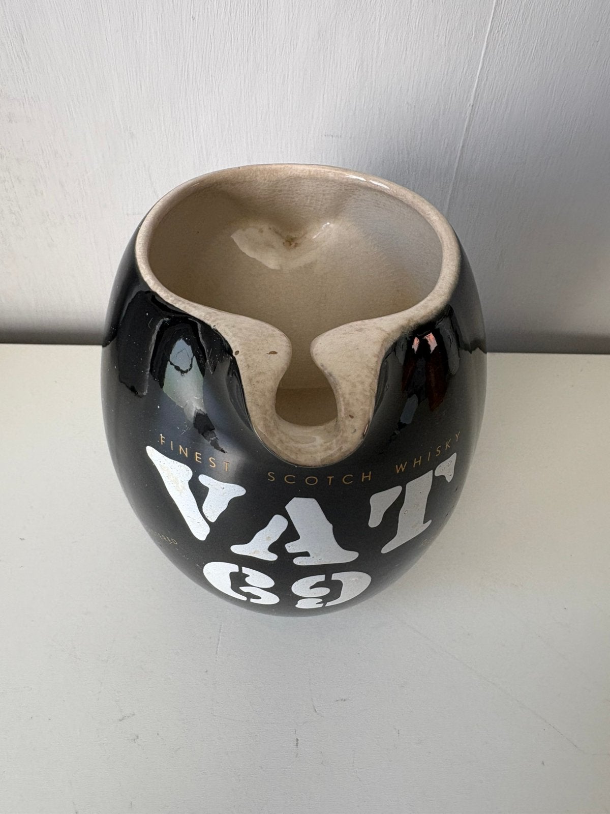 WHISKY karaf „VAT 69" (aardewerk van Saint Ghislain), Ophalen of Verzenden, Zo goed als nieuw