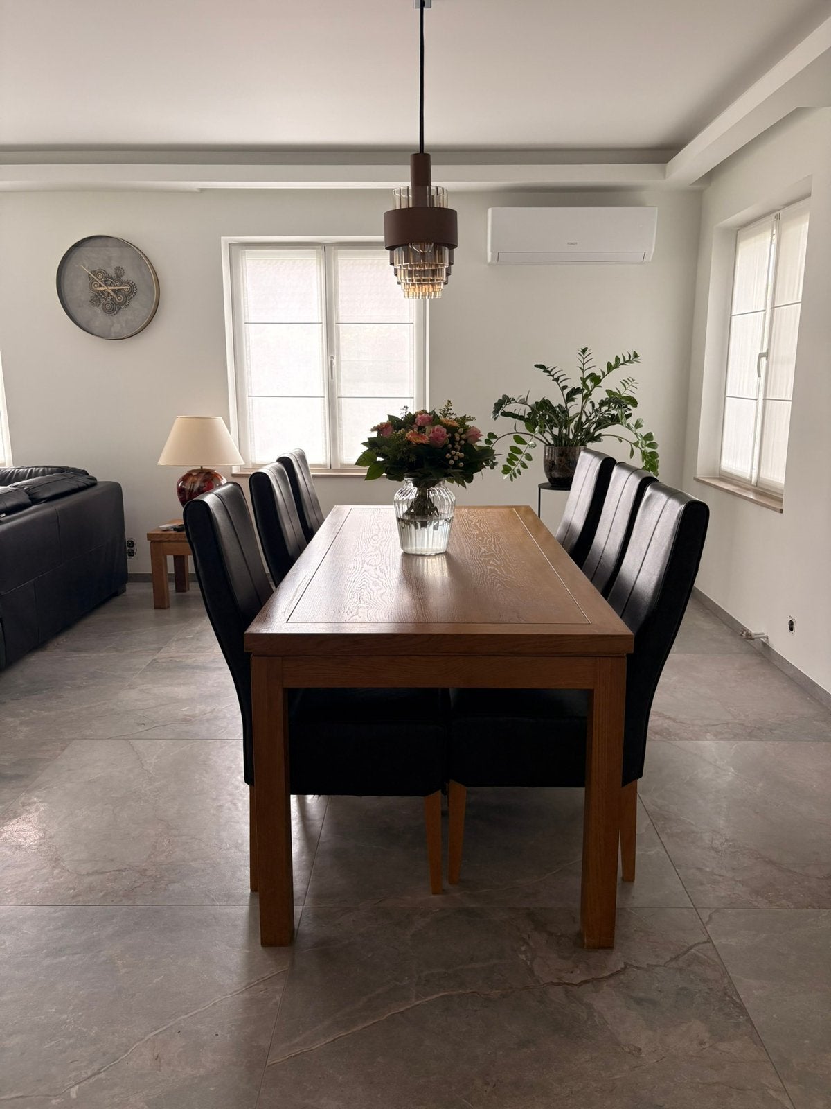 Table basse extensible avec 6 chaises en cuir à vendre, Maison & Meubles, Salles à manger complètes, Utilisé, 6 à 8 chaises, Enlèvement
