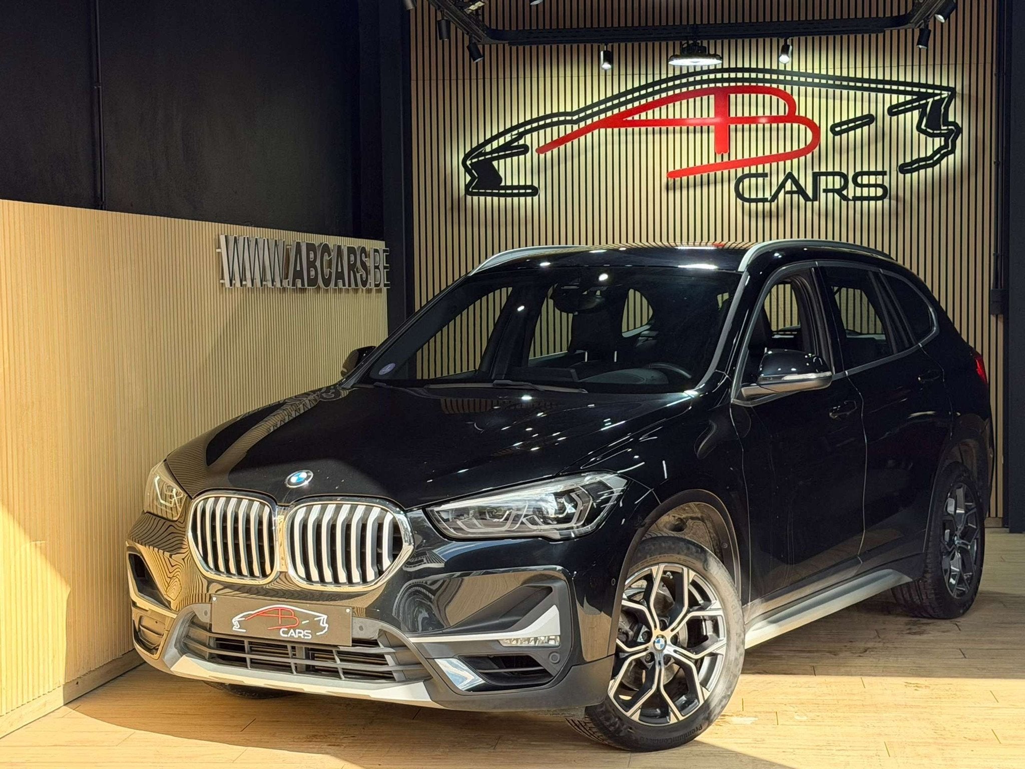 BMW X1 1.5i sDrive18 * SPORT * GARANTIE 12 MOIS * 1ER PROPRI, Auto's, Gebruikt, 136 pk, Zwart, Leder
