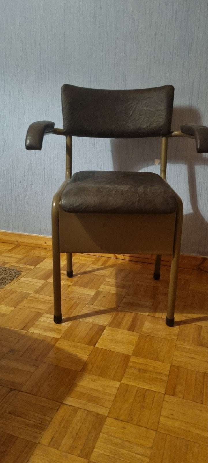 Robuuste toiletstoel, Diversen, Verpleegmiddelen, Ophalen