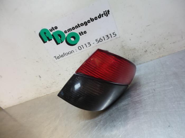 Feu arrière droit d'un Peugeot 406 (406 95-), -, Utilisé, -, Peugeot