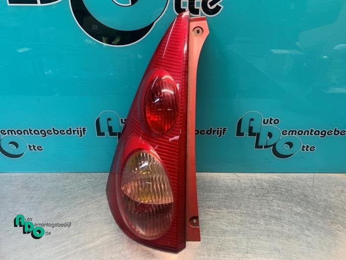 Feu arrière gauche d'un Peugeot 107 (107 05-), Autos : Pièces & Accessoires, -, 3 mois de garantie, Utilisé, -