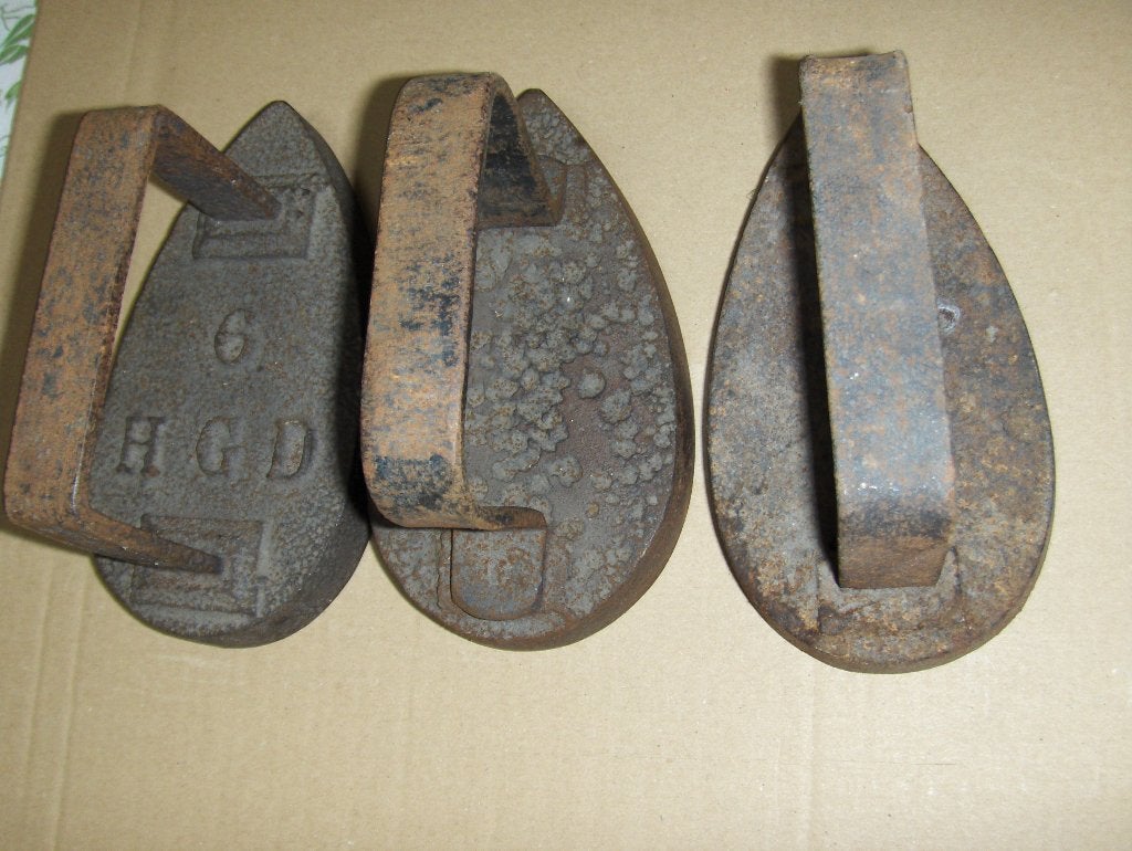 3 anciens fers en fonte pour 10€, Enlèvement