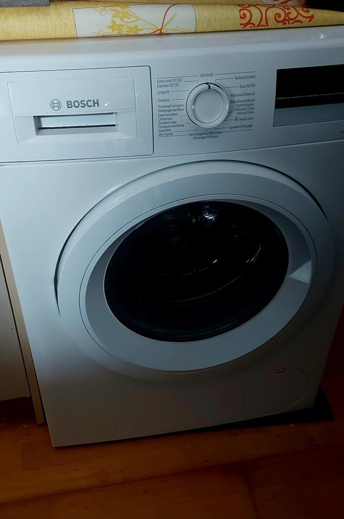 Bosch wasmachine heel goed, 1200 tot 1600 toeren, Minder dan 85 cm, 8 tot 10 kg, Nieuw