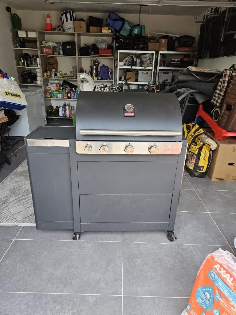Barbecook gasbarbecue – 4 branders – met kast en zijtafel, Jardin & Terrasse, Barbecues à gaz, Utilisé, Enlèvement