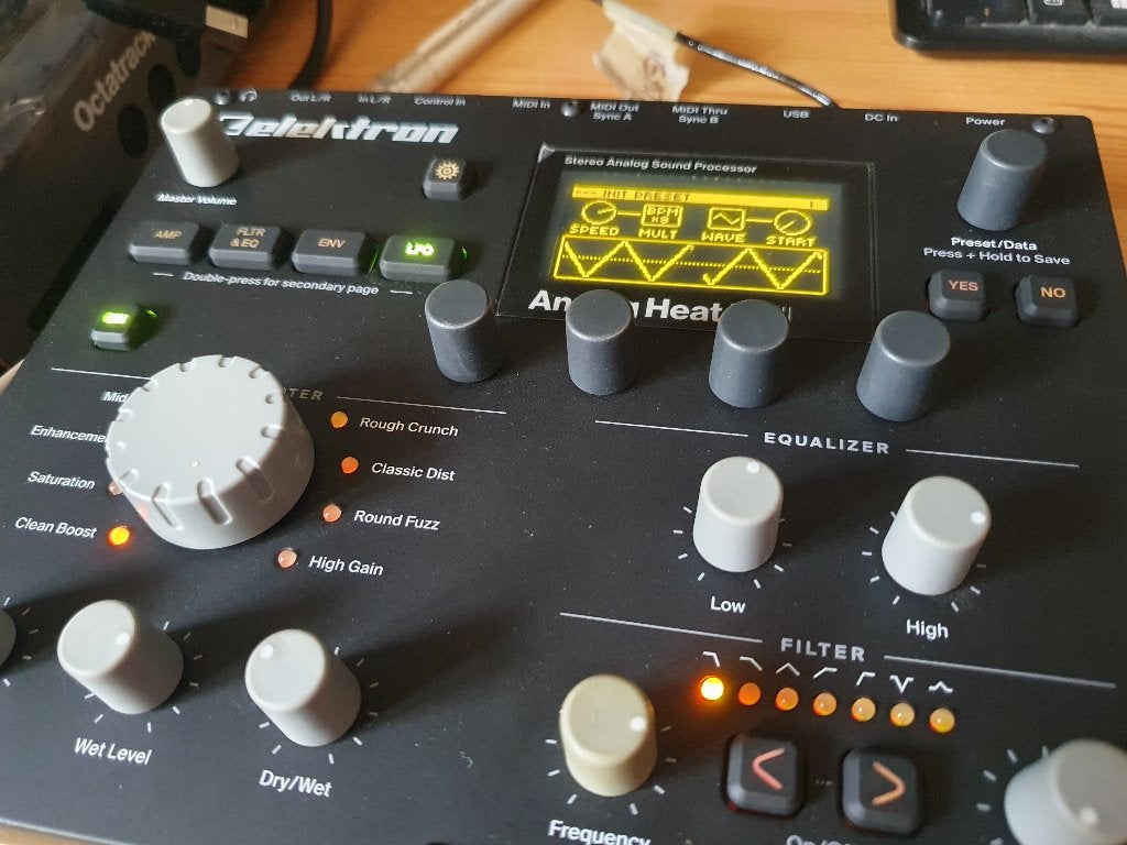 Elektron analog heat mk2, Musique & Instruments, Effets, Comme neuf, Distortion, Overdrive ou Fuzz, Volume, Equalizer ou Égaliseur