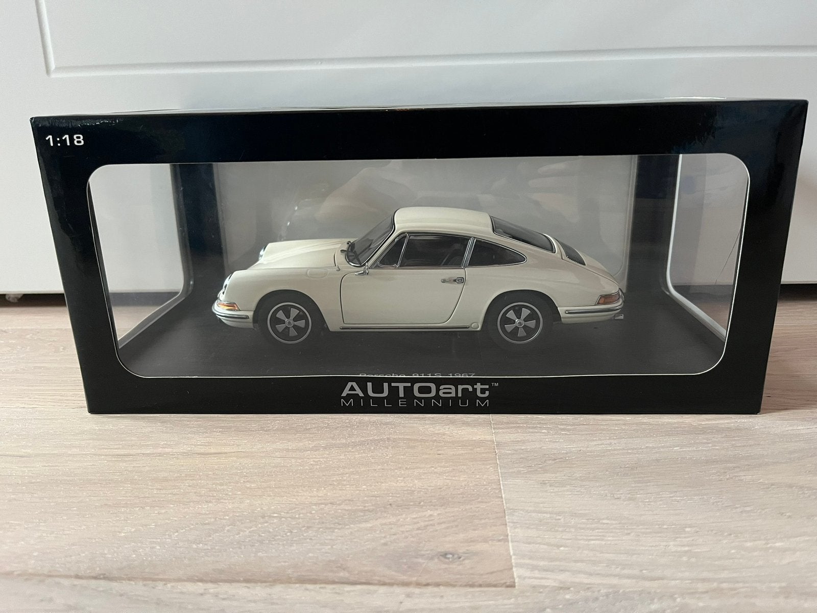 Porsche 911 S 1967 ivory white #77918 Autoart 1:18, Enlèvement ou Envoi, Comme neuf, Voiture, Autoart