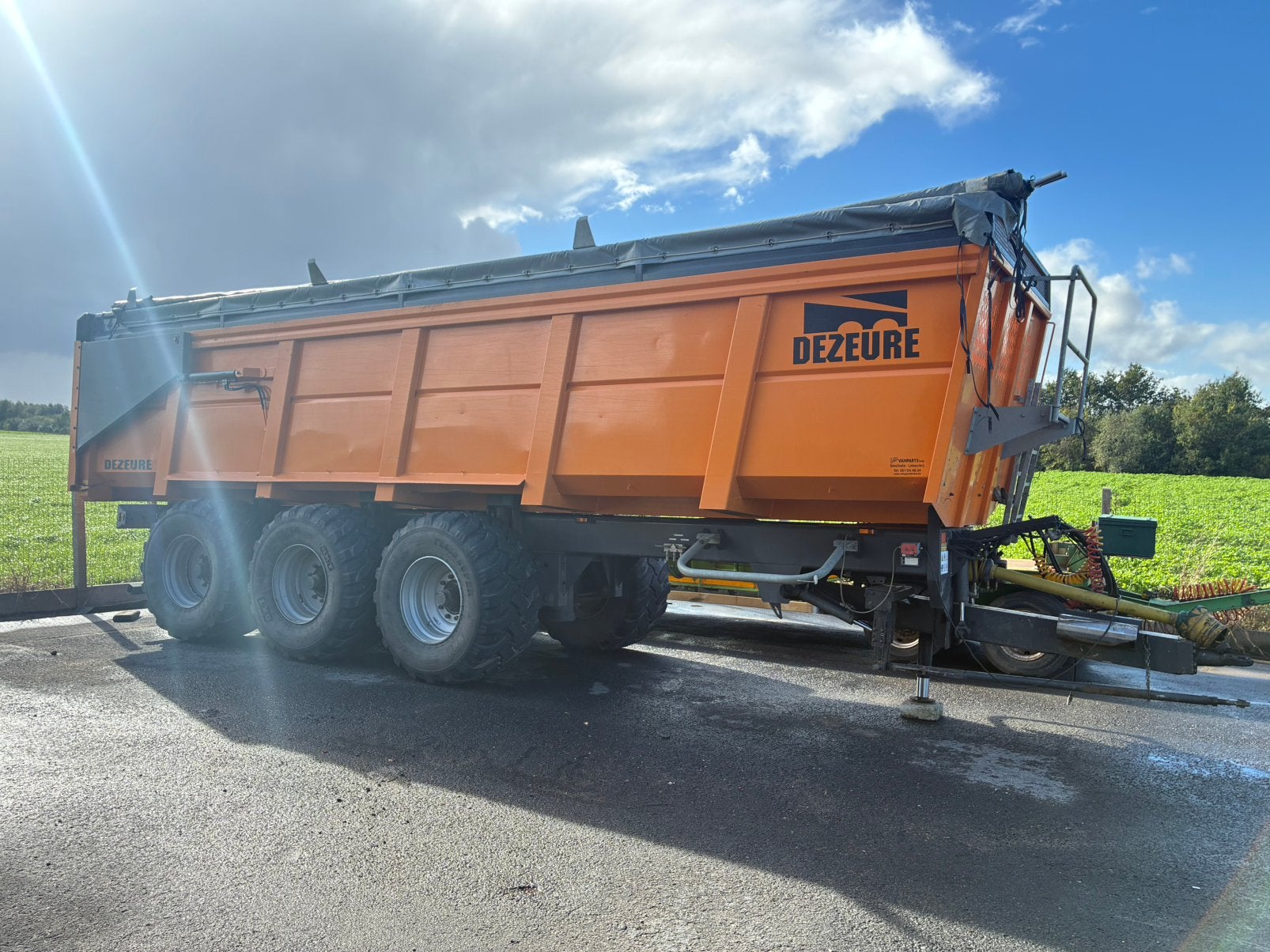 Benne agricole à 3 essieux Dezeure, Articles professionnels, Enlèvement, Transport