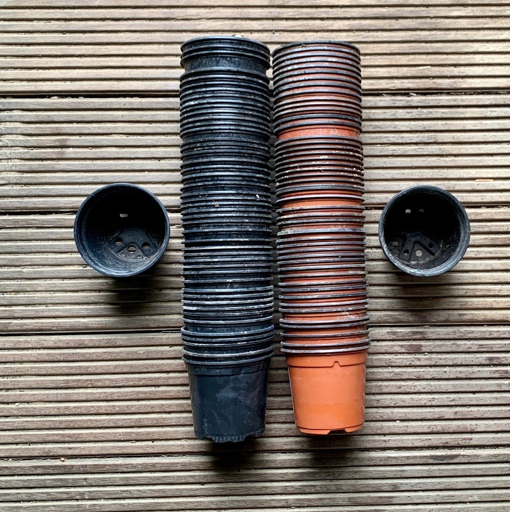 100 pots de culture ronds en plastique de 9 cm ou plus, Jardin & Terrasse, Produits de culture, Enlèvement ou Envoi, Comme neuf