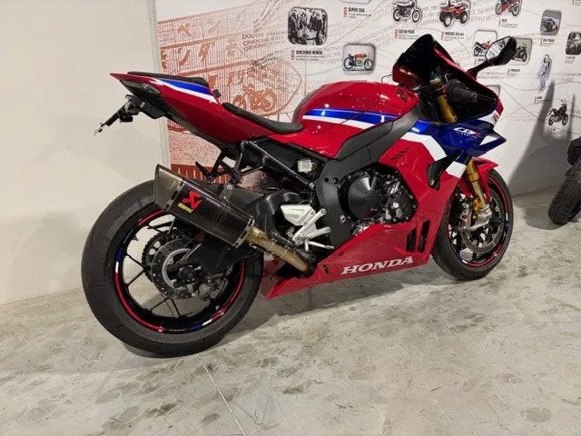 Honda Fireblade CBR1000RR-R SP in nieuwstaat, Motos, Motos | Honda, Entreprise, Plus de 35 kW, Super Sport, 1000 cm³