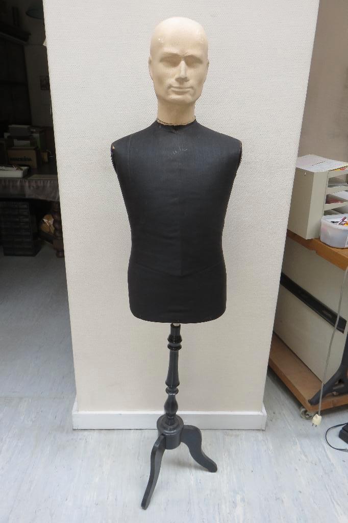 Oude paspop op voet, Antiek en Kunst, Ophalen