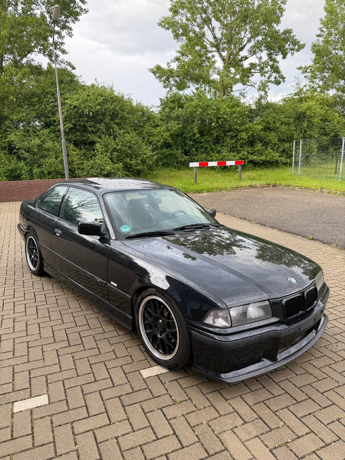 BMW E36 320I 1996 (Oldtimer) 168pk Scherpe nokken!!, Auto's, 1998 cc, Achterwielaandrijving, Zwart, Leder en Stof
