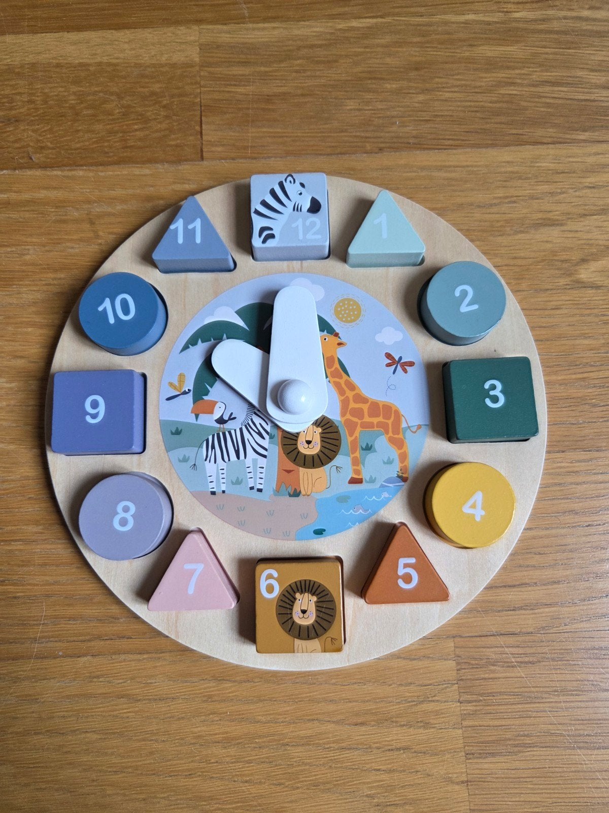 Houten klok, Ophalen