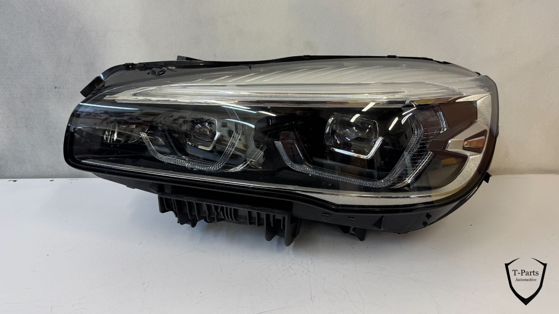Phare gauche BMW S rie 2 F45 F46 A9873864504, Petuelring 130
80788  Munich, DE, Info@bmw.de, Utilisé, BMW