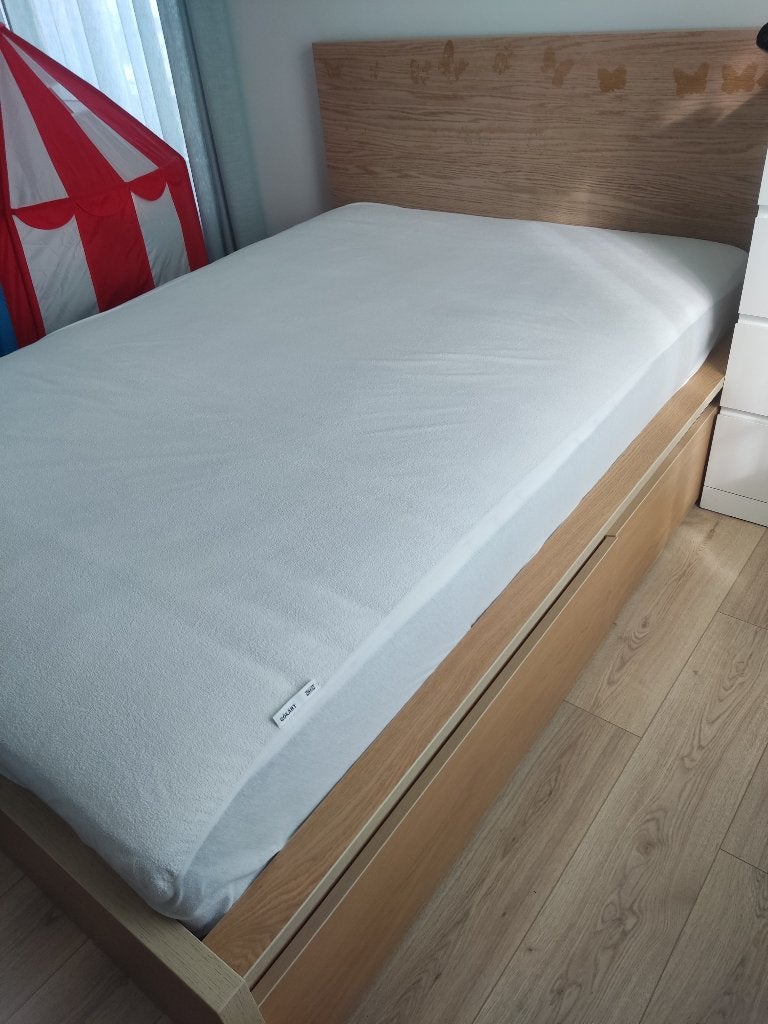 Tweepersoonsbed, Ophalen, Modern, eenvoudig ontwerp dat makkelijk in je huis past., Gebruikt, Beige