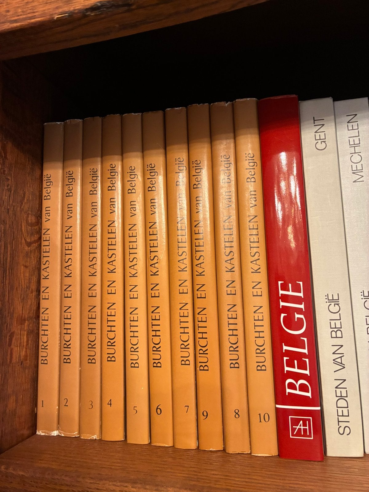 Boeken artis historia - gratis - af te halen in Eeklo, Boeken, Ophalen, Zo goed als nieuw