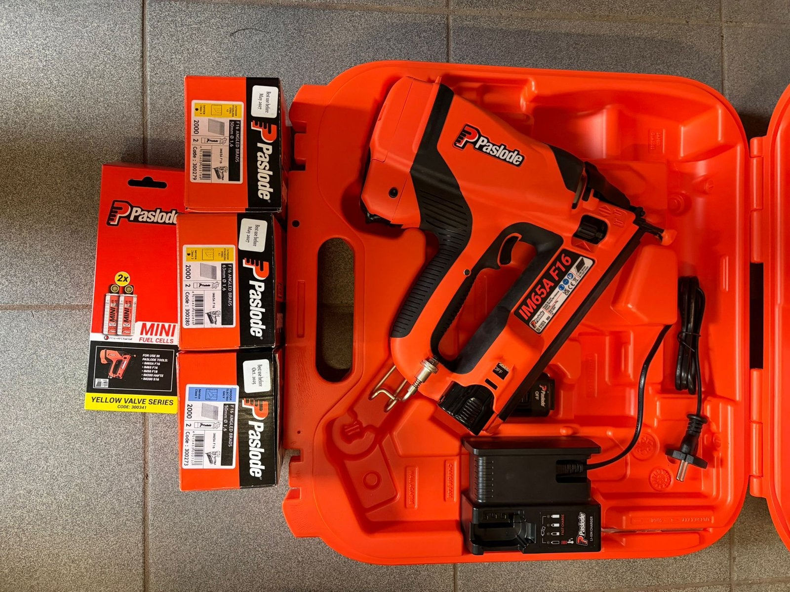 Paslode IM65A F16 nieuw met nagels, Ophalen of Verzenden, Nieuw