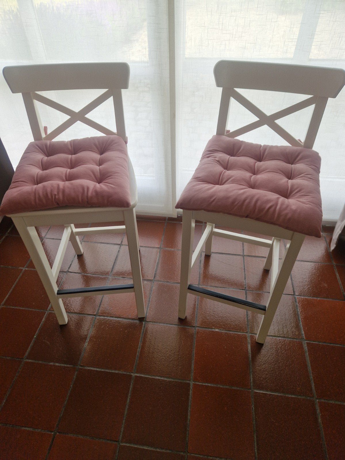 Hoge keukenstoelen, Ophalen