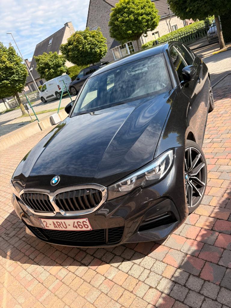 BMW 318d M-pakket-  2020, Auto's, Automaat, 4 deurs, Achterwielaandrijving, Zwart