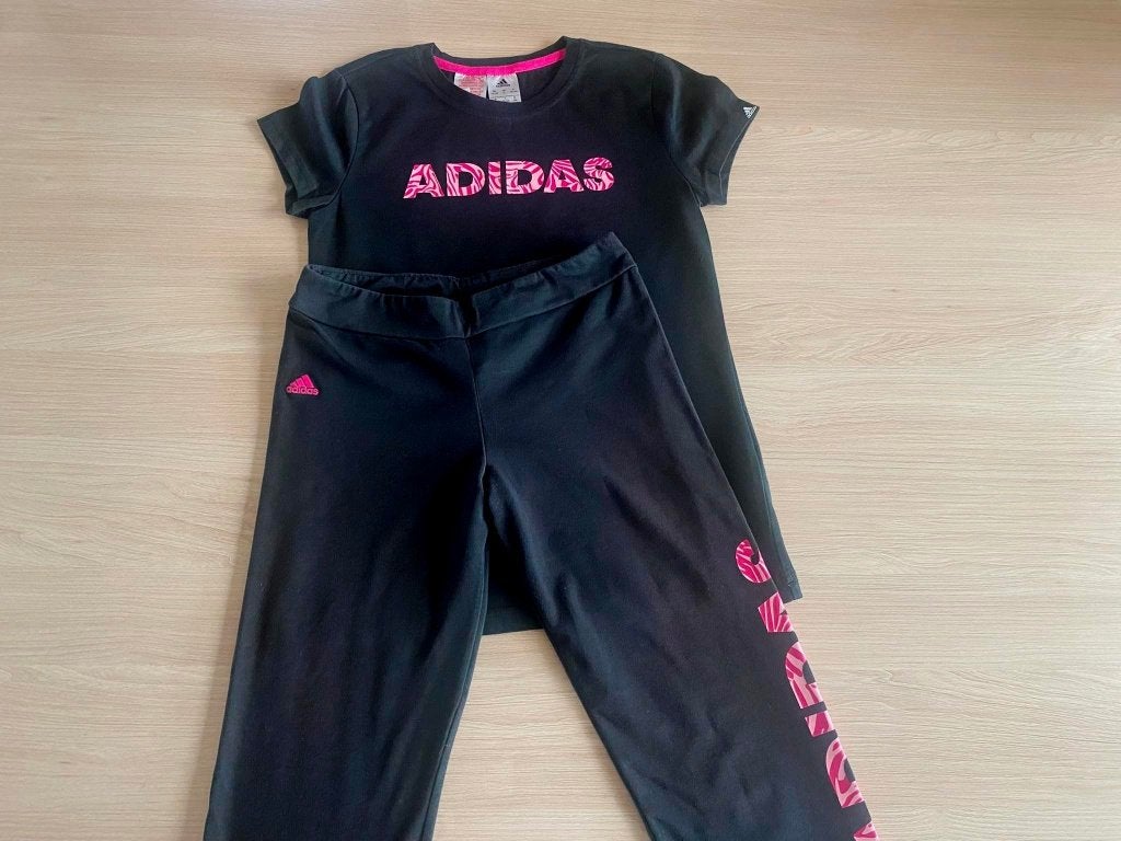 zwarte sportset - Adidas - maat 158, Enfants & Bébés, Vêtements enfant | Taille 158, Adidas, Enlèvement ou Envoi, Utilisé, Vêtements de sport ou Maillots de bain