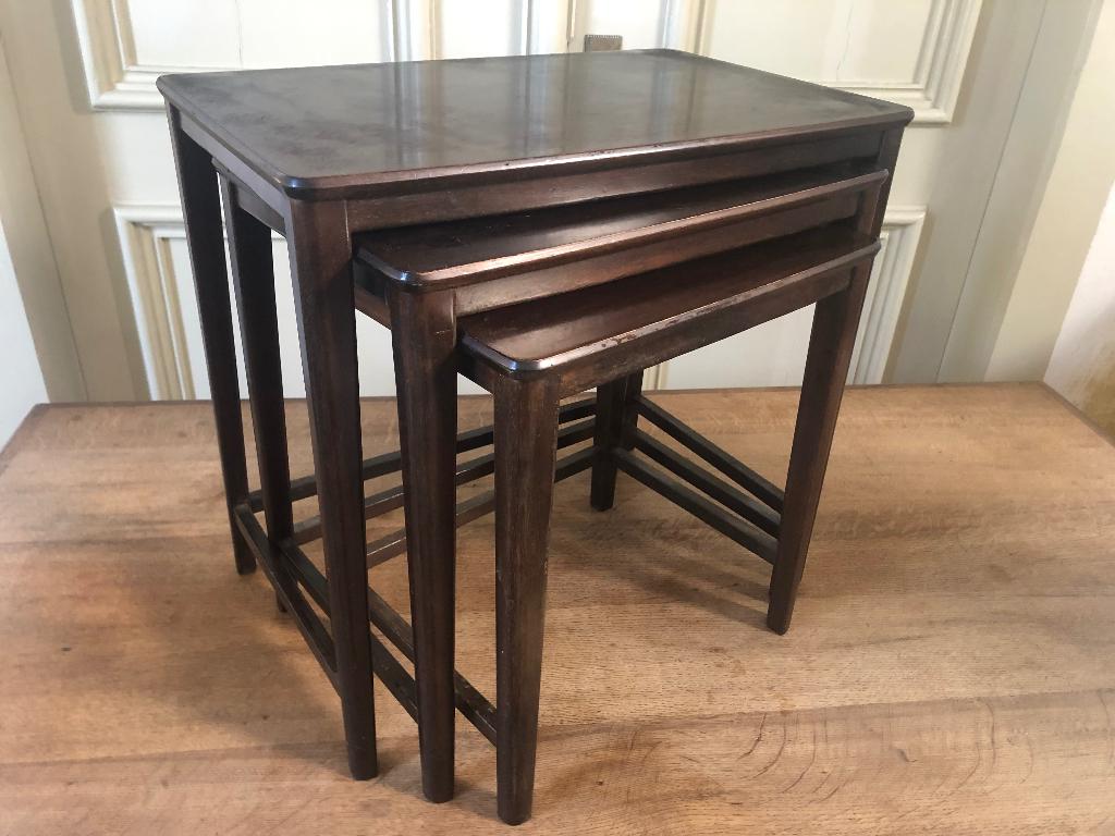 Mooie midcentury nestingtables, Ophalen, Hout