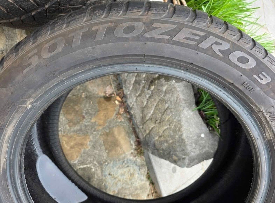 2 pneus hiver runflat Pirelli SOTTOZERO 245 45 18, Autos : Pièces & Accessoires, Enlèvement, Pneus hiver, 245 mm, Pneu(s)