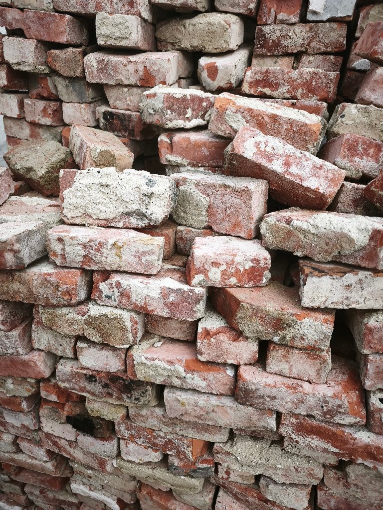 Brique rouge, Enlèvement, Utilisé
