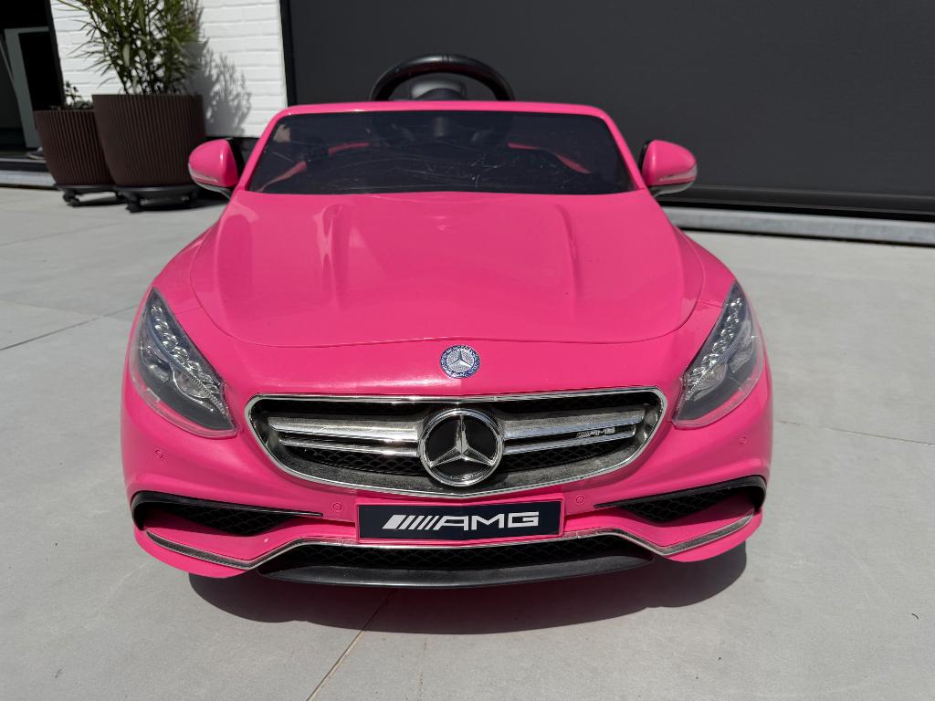 Kinderauto model Mercedes in fuchsia, Enfants & Bébés, Jouets | Extérieur | Véhicules à batterie, Enlèvement
