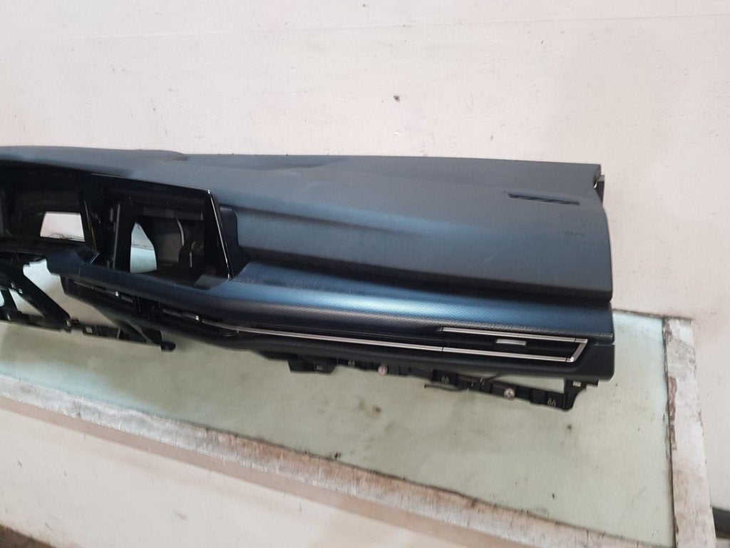 TABLEAU DE BORD Volkswagen Golf VIII (CD1) (01-2019/-), Dhr. J. Ham, Volkswagen, Administratie@autoham.nl, Utilisé