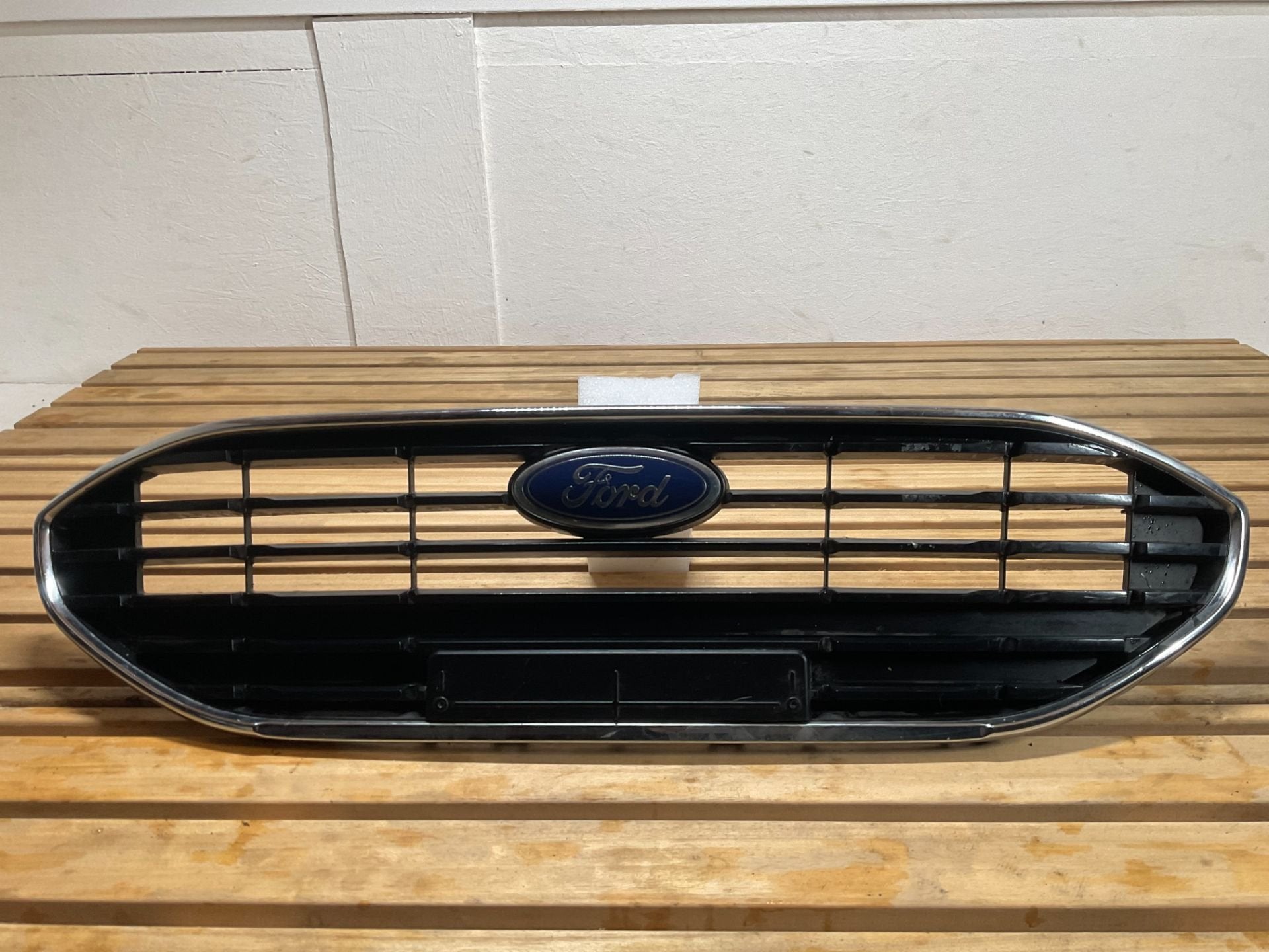 Grille de pare-chocs Ford Focus MK3 2014 N1BB8200AC FO-023, Info@ford.com, Ford Motor Company, American Road 1
48126  Dearborn