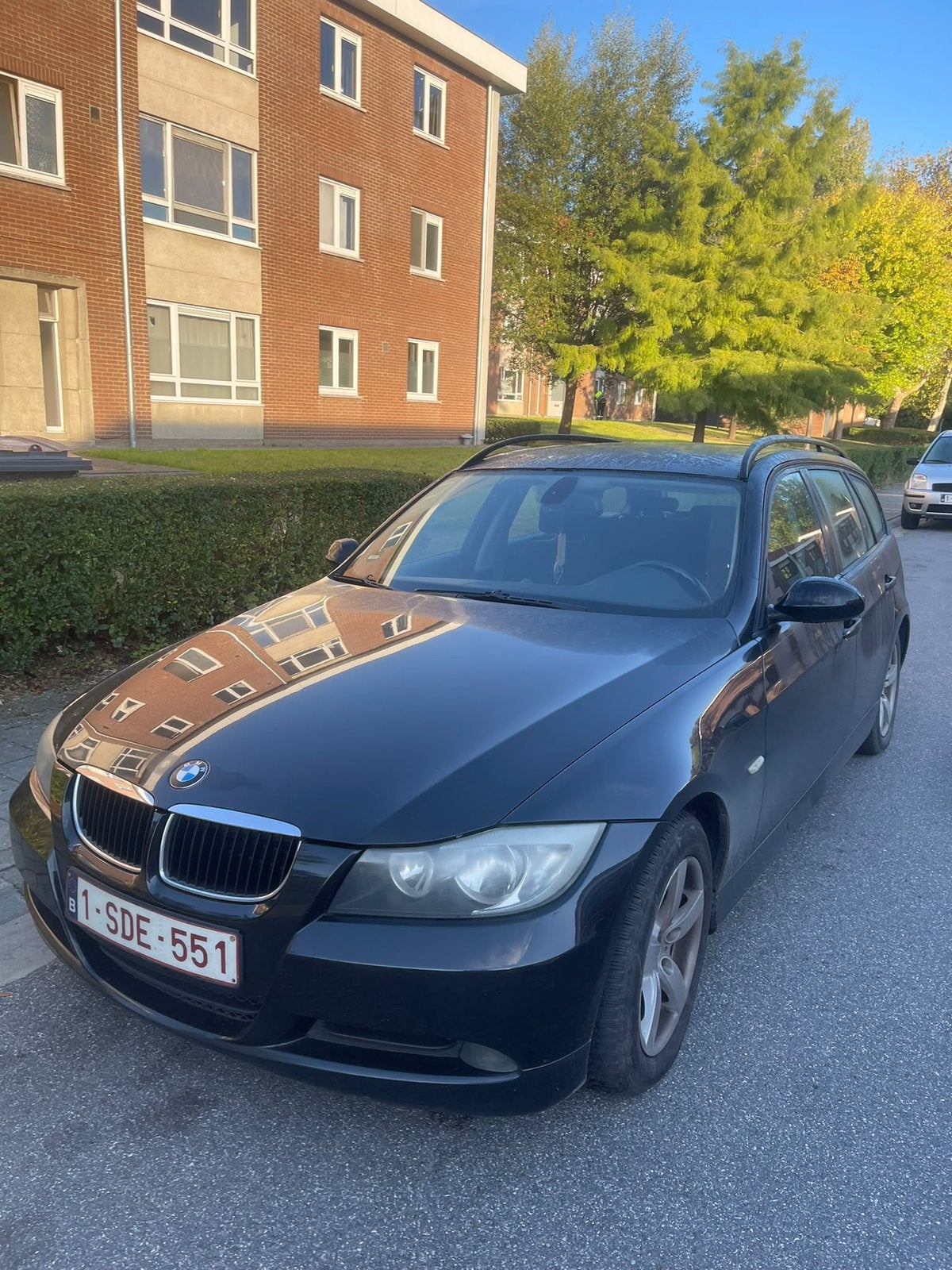 BMW 3,18 i, Autos, Achat, Entreprise, Boîte manuelle, Noir