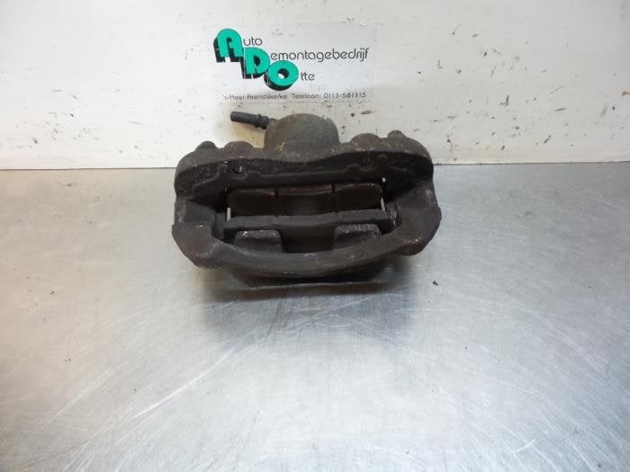 Remklauw (Tang) links-voor van een Nissan NV200, Gebruikt, -, -, Ophalen of Verzenden