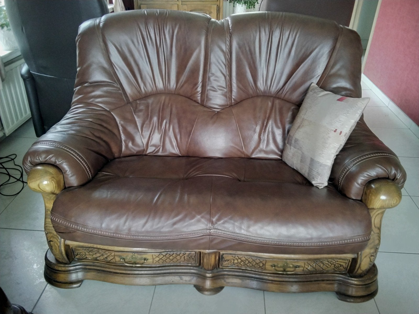 Leder salon met bijpassend salontafeltje., Antiquités & Art, Antiquités | Meubles | Chaises & Canapés, Enlèvement