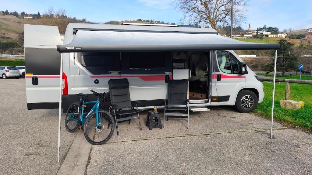 Campervan Pilote V633M: automaat met grote garage, Automaat, Chemisch toilet, Buscamper of Camperbus, Fiat