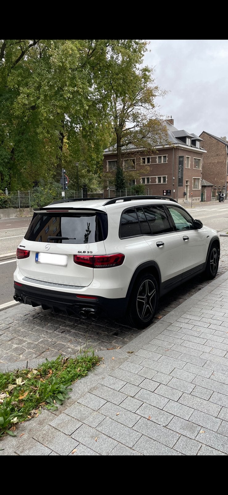 MERCEDES-BENZ AMG LINE 4MATIC-FULL OPTION UNIEK EXEMPLAAR, Auto's, Automaat, 4 cilinders, Wit, 5 zetels