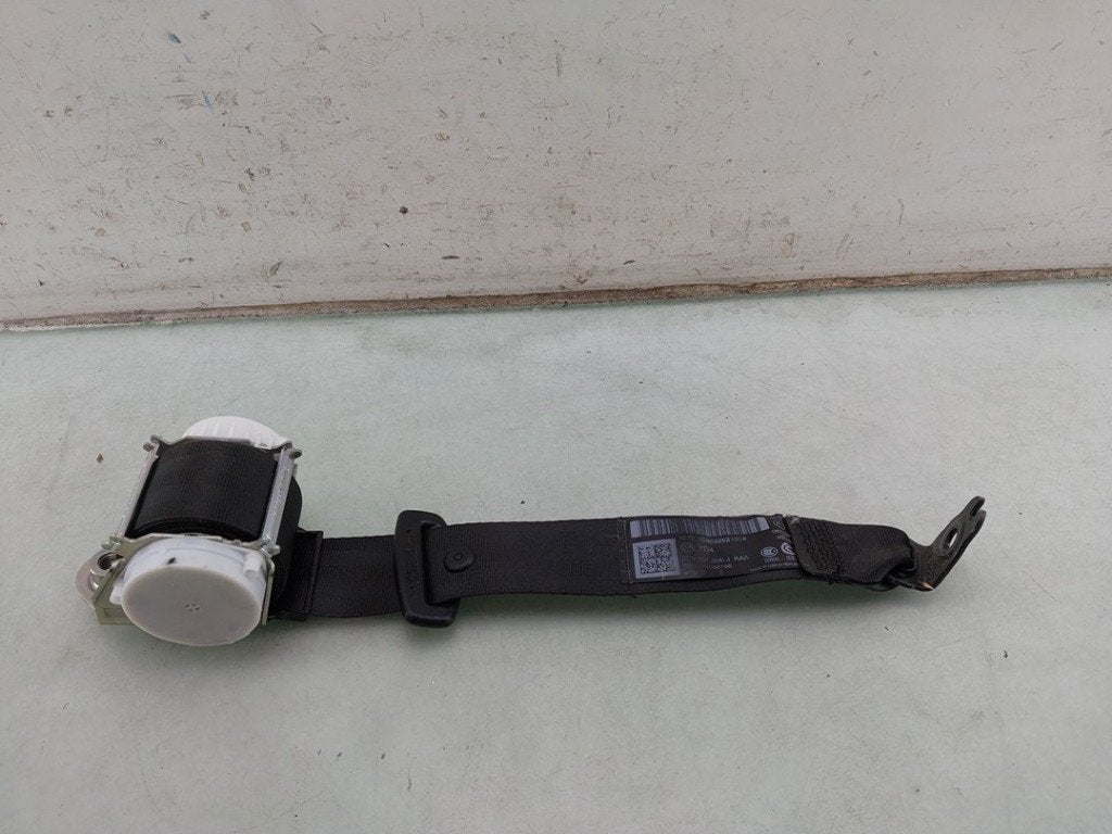 CEINTURE DE SECURITE ARRIERE DROITE Passat Variant (365), Volkswagen, Volkswagen AG, Utilisé, Kundenbetreuung@volkswagen.de