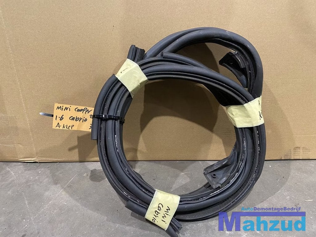 MINI COOPER ONE R52 achterklep rubber 2004-2008, Customer.service@mini.co.uk, BMW AG, Petuelring 130
80788  Munich, DE, Mini