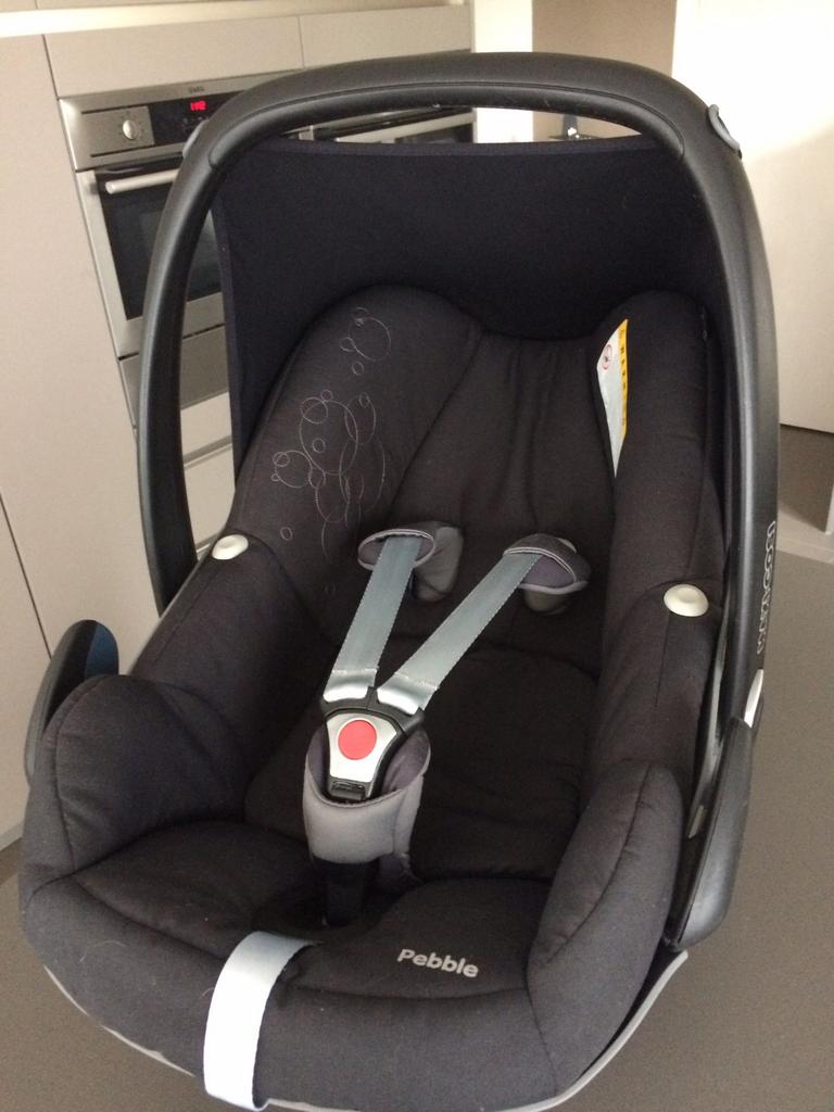 Volledige baby uitzet: maxicosi, autostoel, draagmand, buggy, Kinderen en Baby's, Ophalen, Gebruikt, Maxi-Cosi