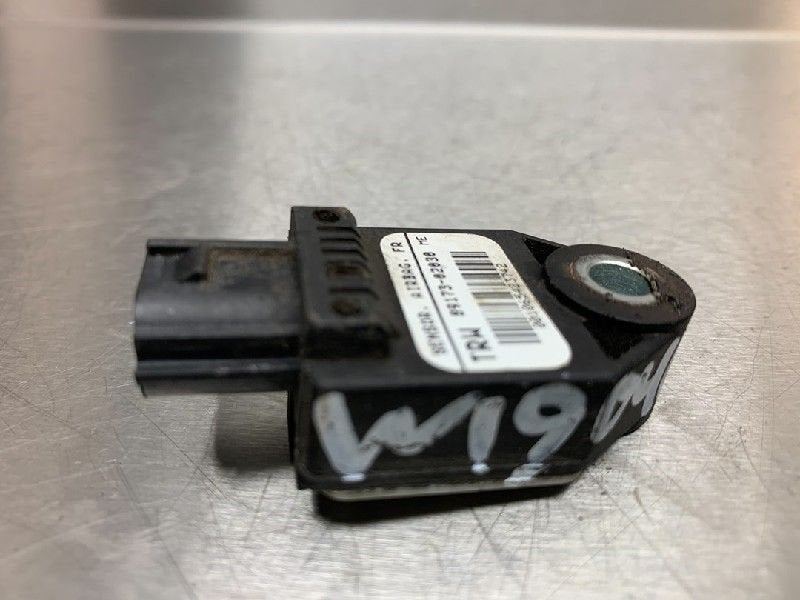 CAPTEUR AIRBAG Toyota Corolla (E12) (|8917302030|), Utilisé, Toyota