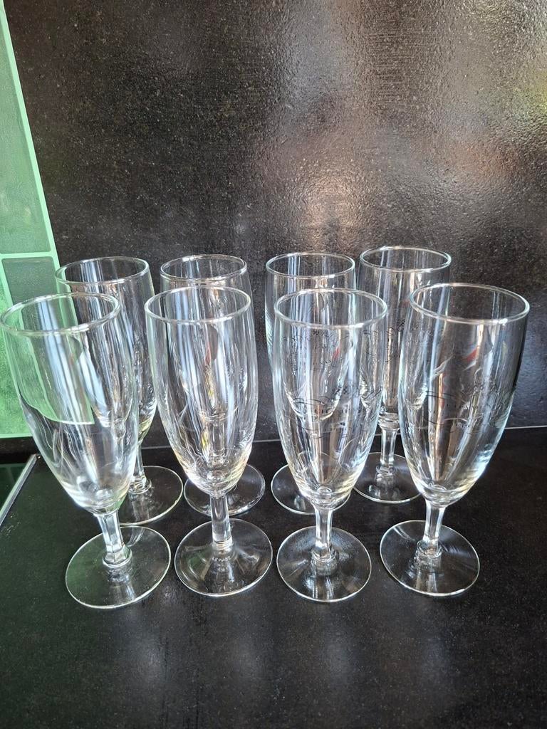 GRATIS 8 Champagneglazen, Verzamelen, Ophalen