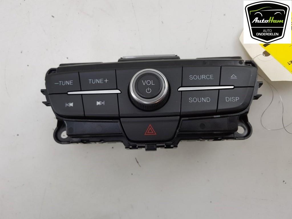 PANNEAU DE COMMANDE RADIO Ford Focus 3 (01-2010/01-2020), Utilisé, Ford