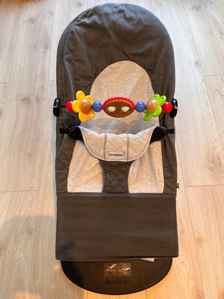 Babybjorn wipstoel met hoes + extra hoes + speelboog, Kinderen en Baby's, Gebruikt, Wipstoel, Met gordel(s) of riempje(s), Ophalen