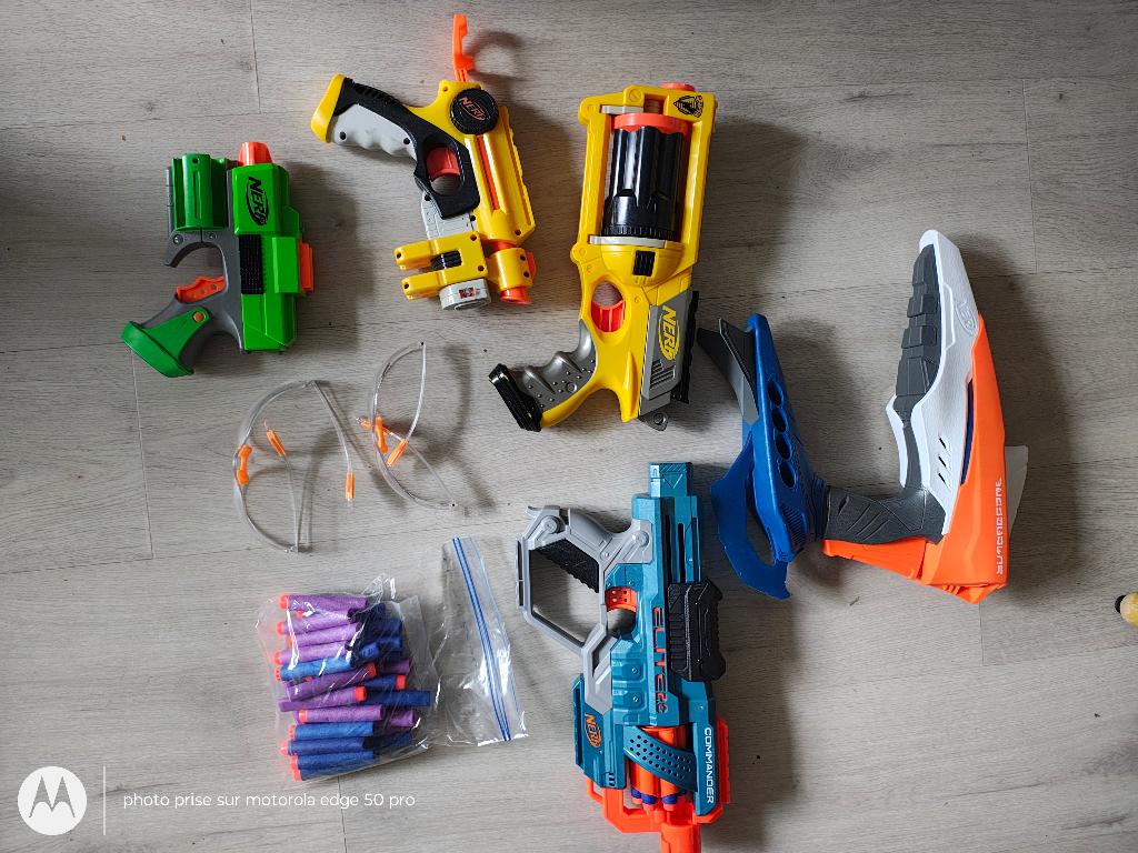Lot pistolets Nerf +2 lunettes+ fléchettes, Enlèvement, Utilisé