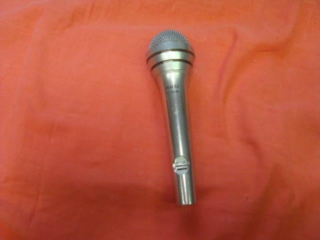 Gebruikt: AKG D320B microfoon 20260408, Muziek en Instrumenten, Ophalen of Verzenden, Gebruikt, Zangmicrofoon