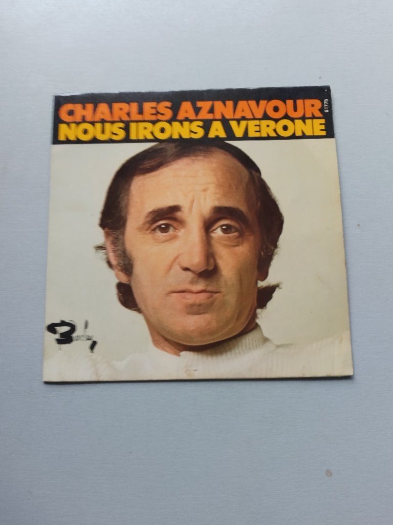 45t Aznavour nous irons à Verone, CD & DVD, Vinyles Singles, Enlèvement ou Envoi, Single, Utilisé, Pop