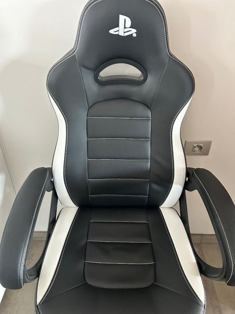 Gaming chair, Huis en Inrichting, Ophalen, Zwart, Zo goed als nieuw, Gaming bureaustoel