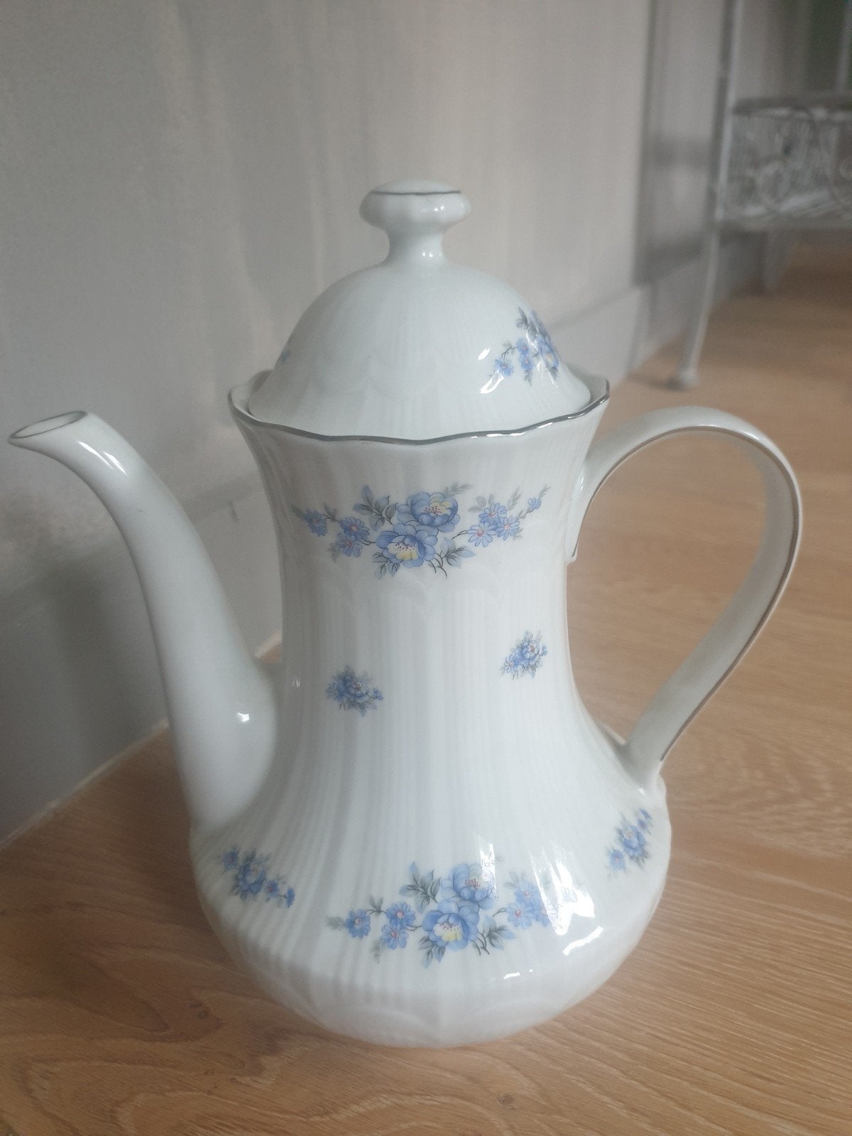 Koffiekan 24cm hoog

Mooi als vaas voor bloemen bijvoorbeeld, Ophalen of Verzenden